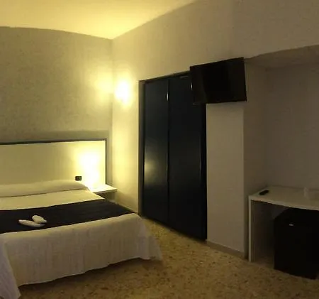 Alex & Lorenz 托瓦尼亚