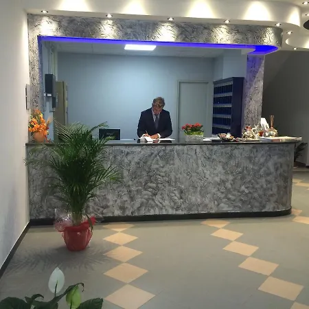 Alex & Lorenz 酒店 3*